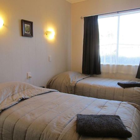 Beachside Sunnyvale Motel Пиктън Екстериор снимка