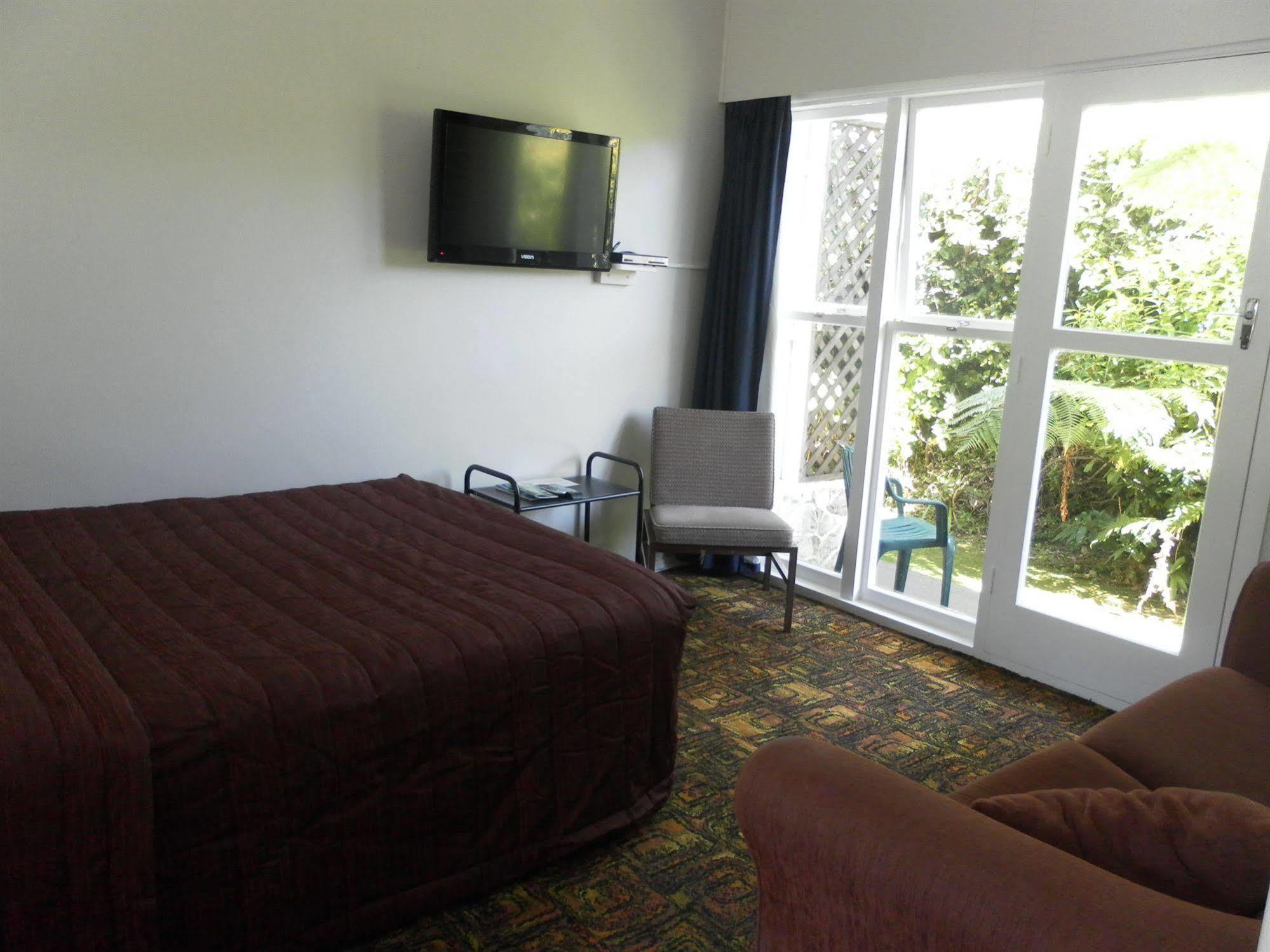 Beachside Sunnyvale Motel Пиктън Екстериор снимка