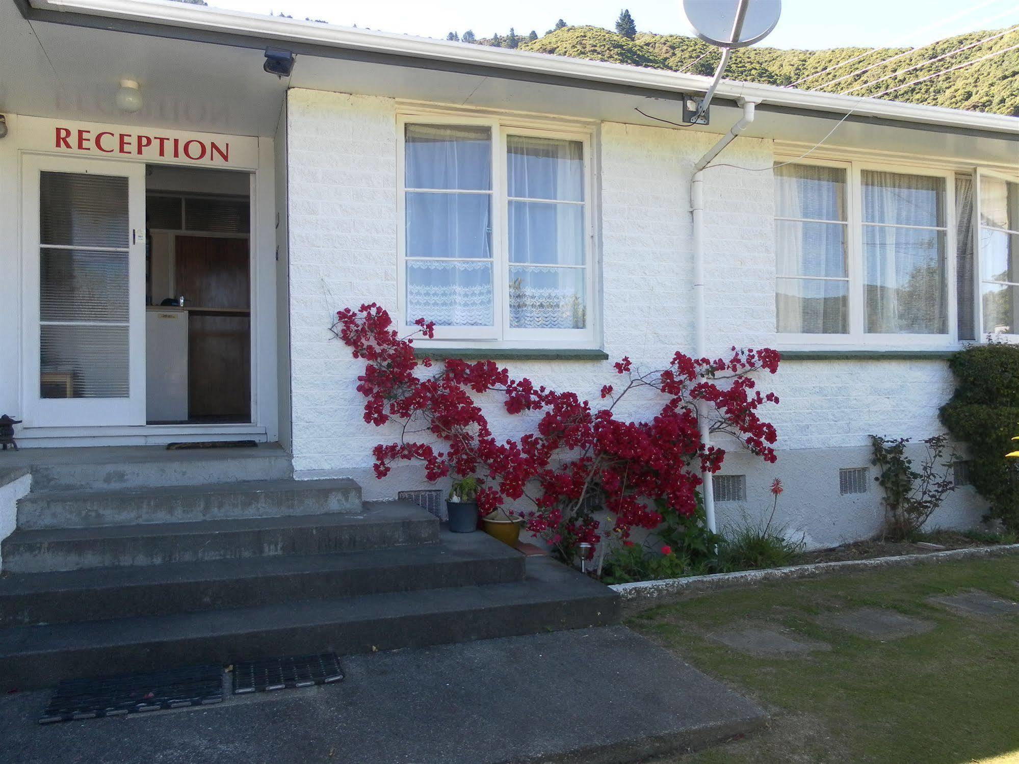 Beachside Sunnyvale Motel Пиктън Екстериор снимка